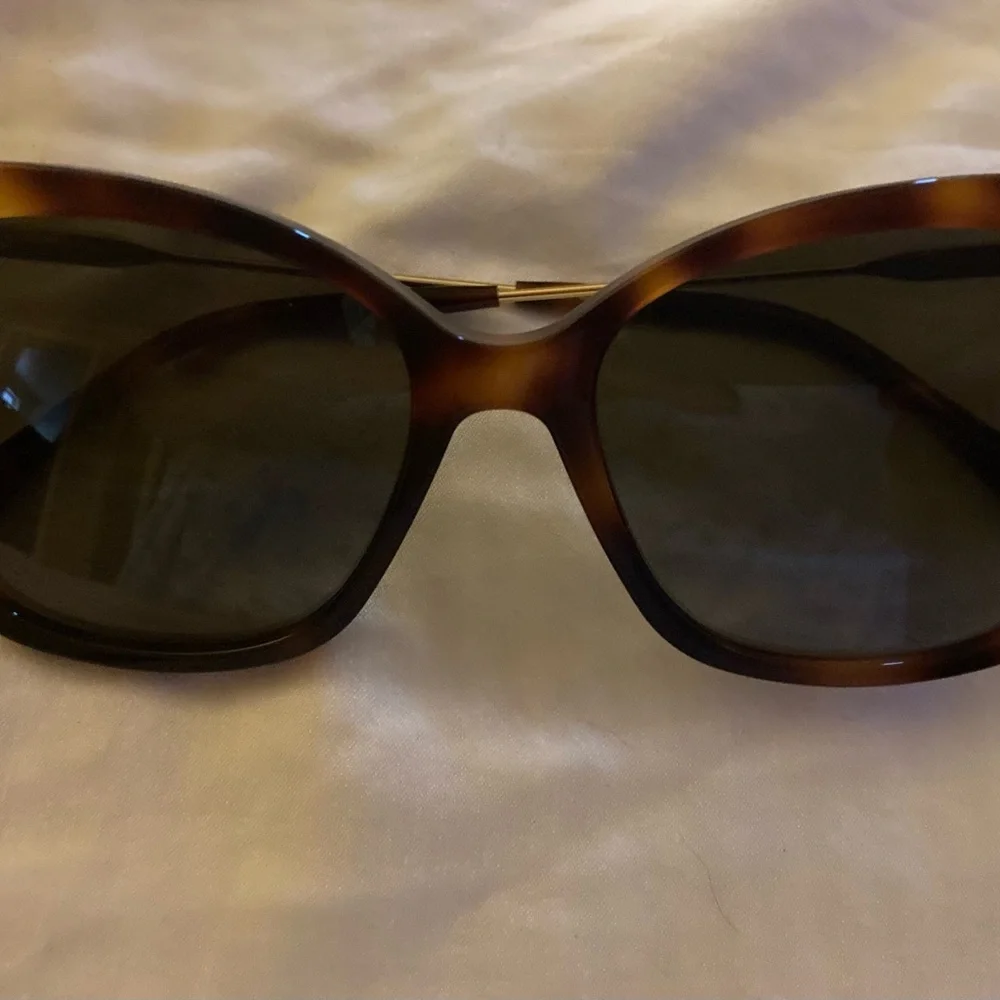 Jimmy Choo Tortoise Sunglasses with cloth and case - Picture 1 of 7